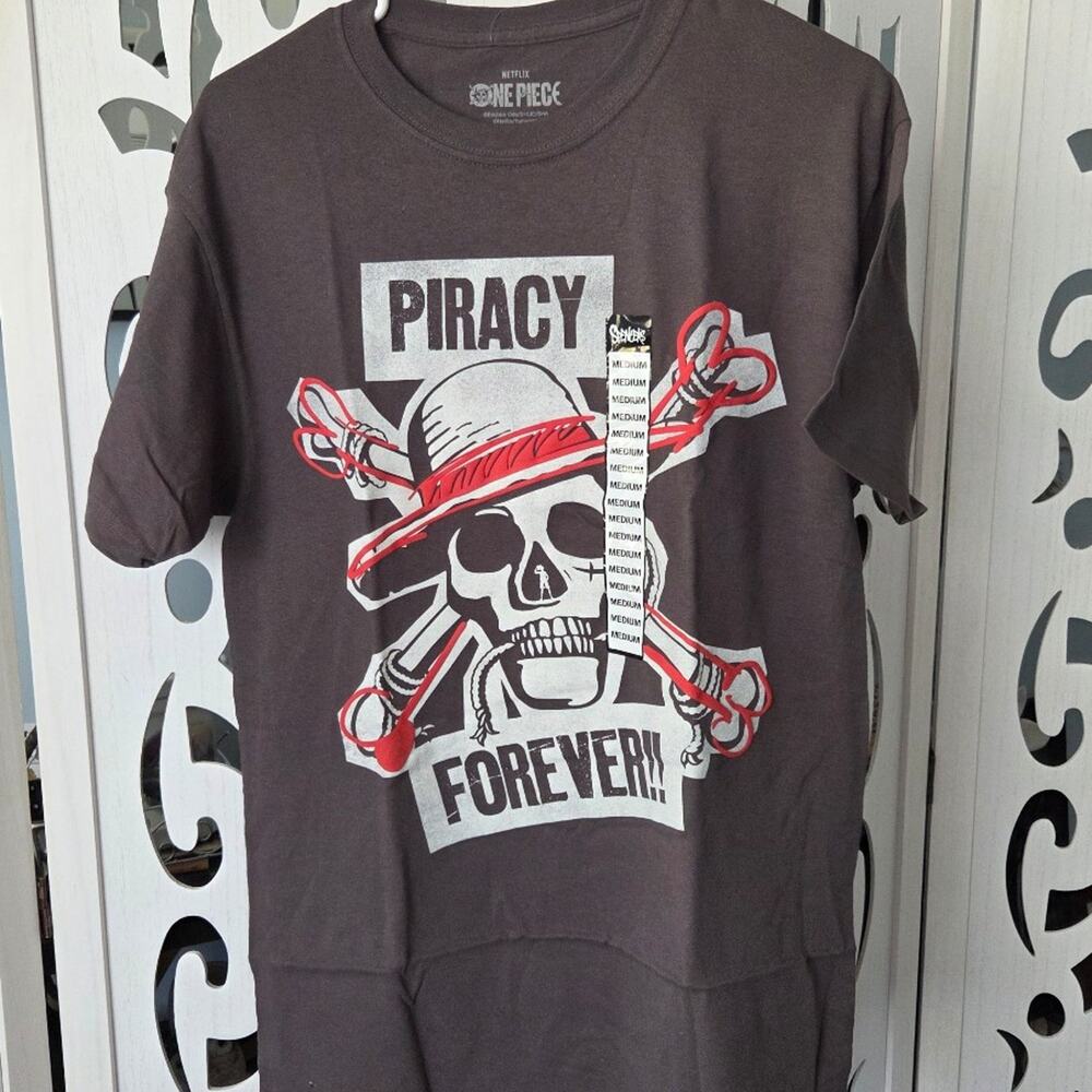 Netflix One Piece Piracy Forever T Shirt size Medium Straw Hat Skull Anime NWT